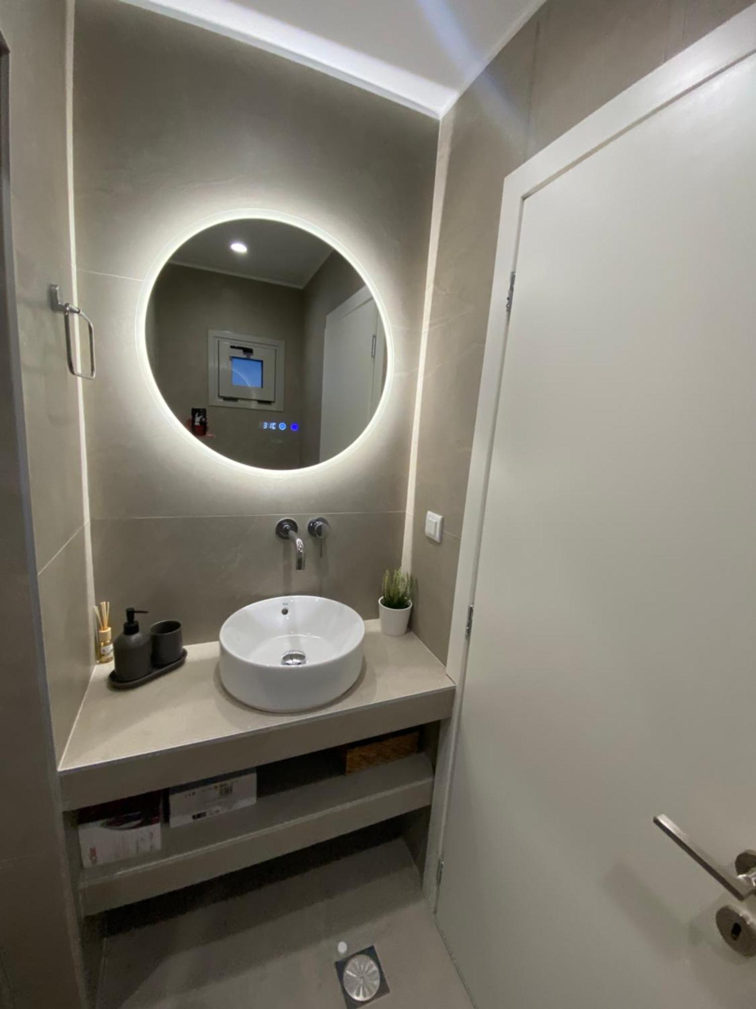 Armonia Small Luxury Apartment